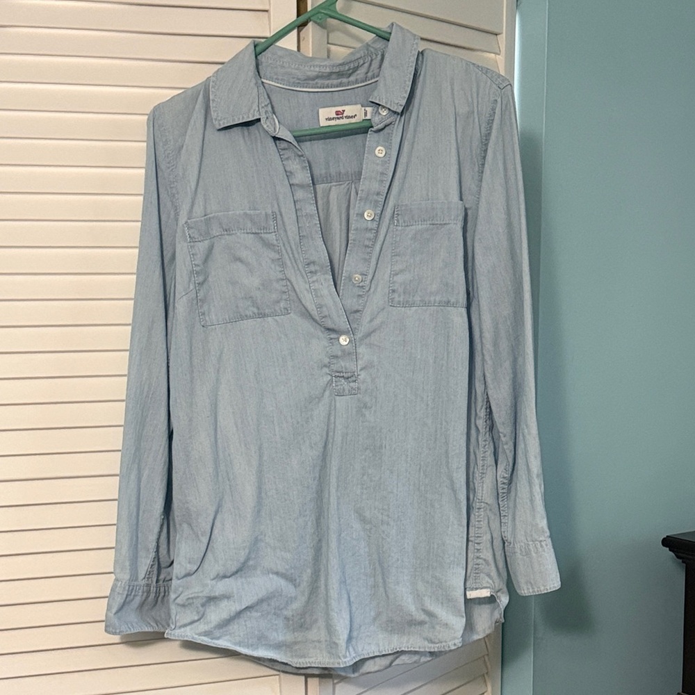 Vineyard Vines Light Wash Chambray Henley Button Pullover